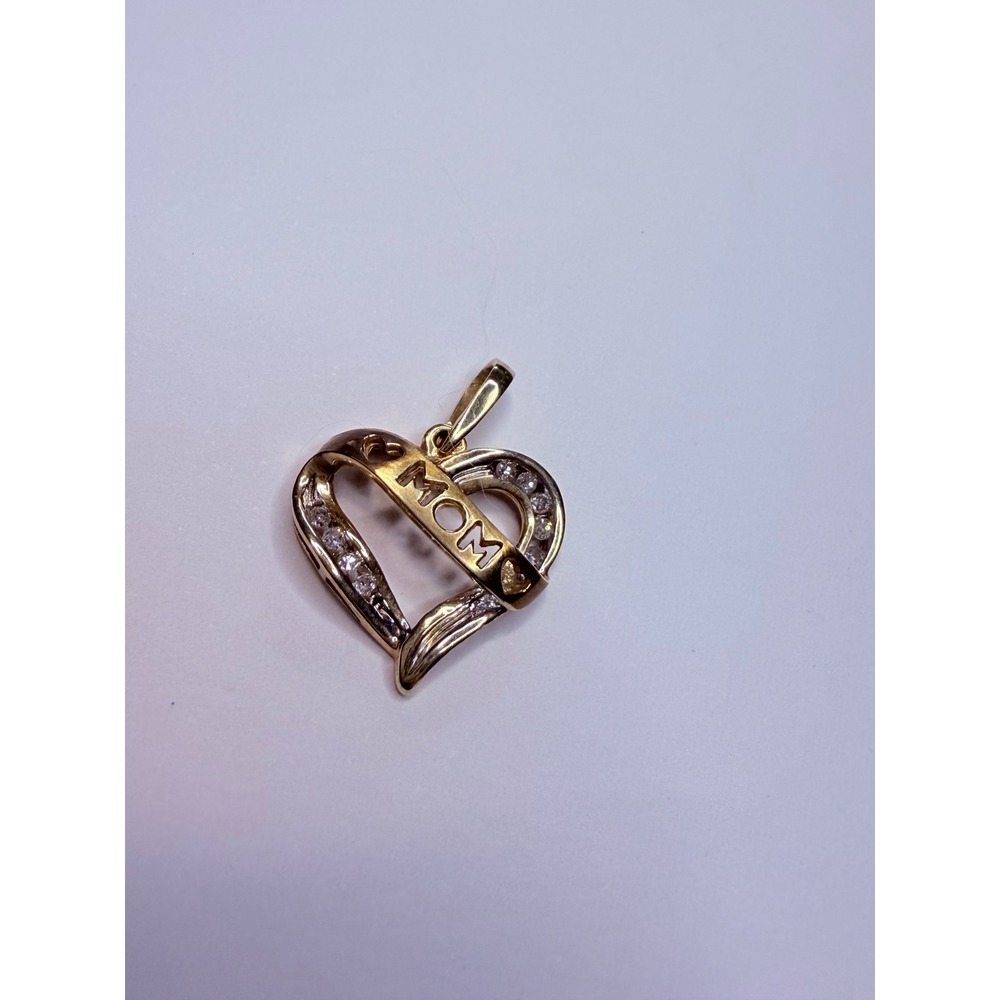 10kt gold diamonds heart MOM pendant